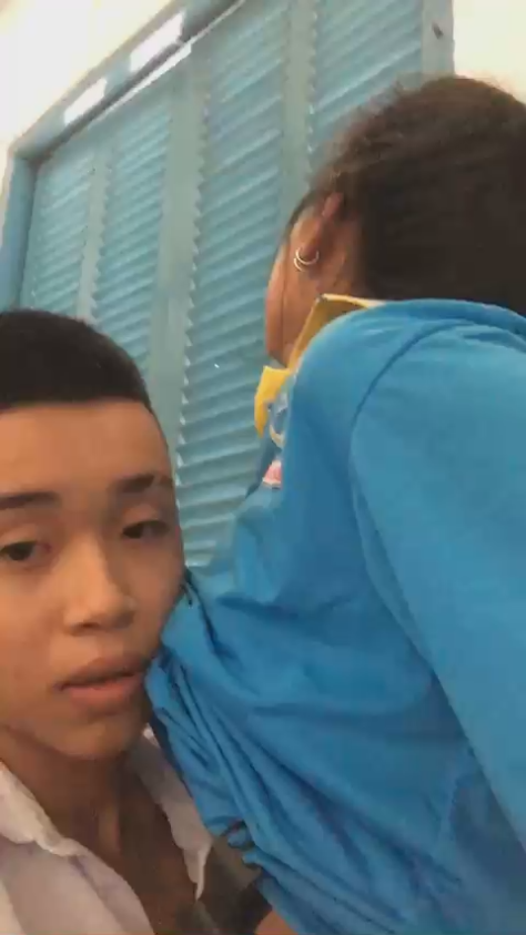 Phim sex Vú To - Quan hệ tình dục nóng bỏng trong giờ nghỉ giữa lớp học.
